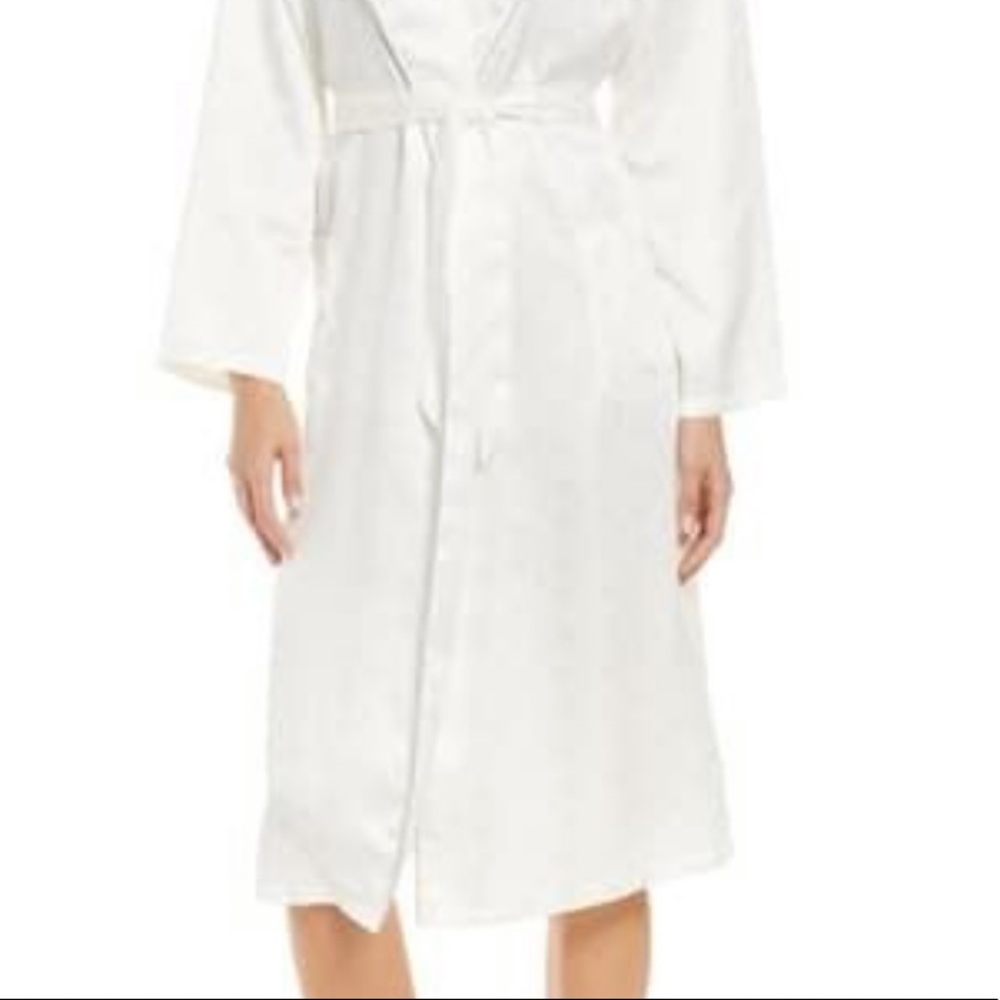 Rachel Parcell - Satin Robe - Picture 2 of 13